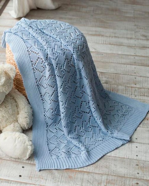 Вязаный плед ажурной вязки